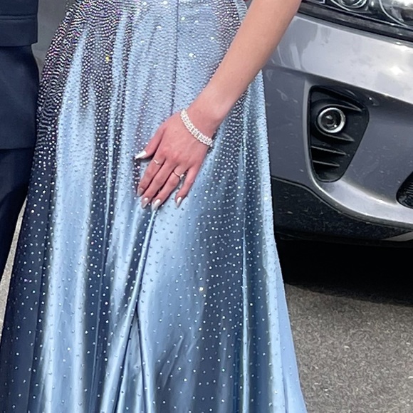 Size 4 Sherri Hill Prom Dress - Picture 3 of 4